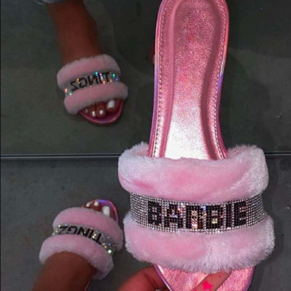 Slippers - Picture 4 of 6
